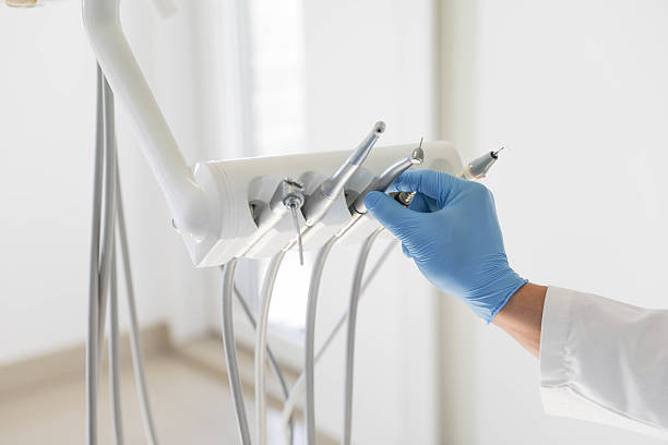 24/7 Emergency Tooth Extraction experts in Pelican Bay, FL